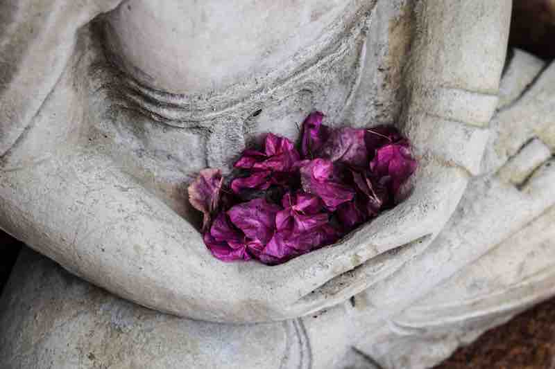 What to expect from a trauma-sensitive-yoga-class